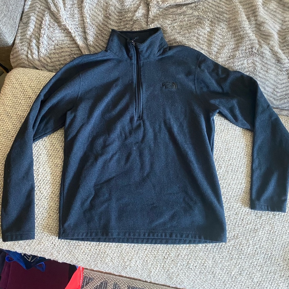 North Face Fleece Quarter-Zip (SIZE L)